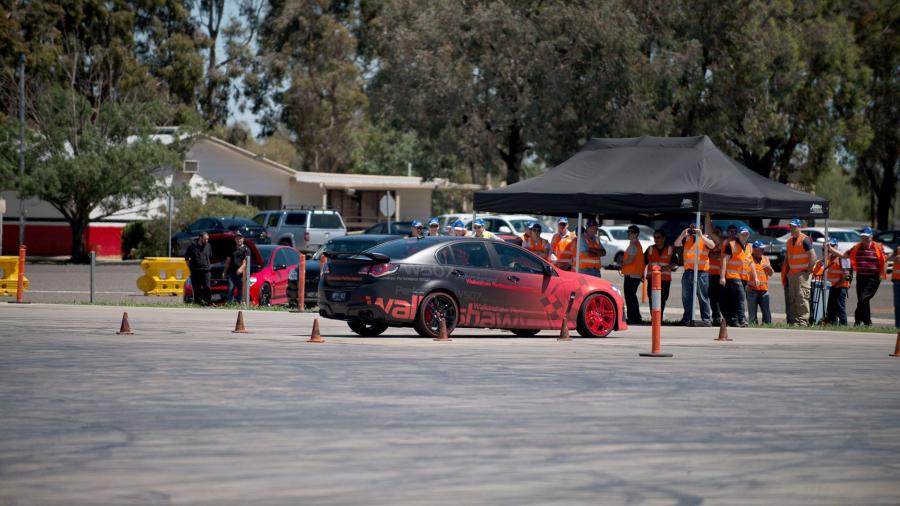  Holden HSV GTS W507 by Walkinshaw 2014 года  (фото 6 из 13)